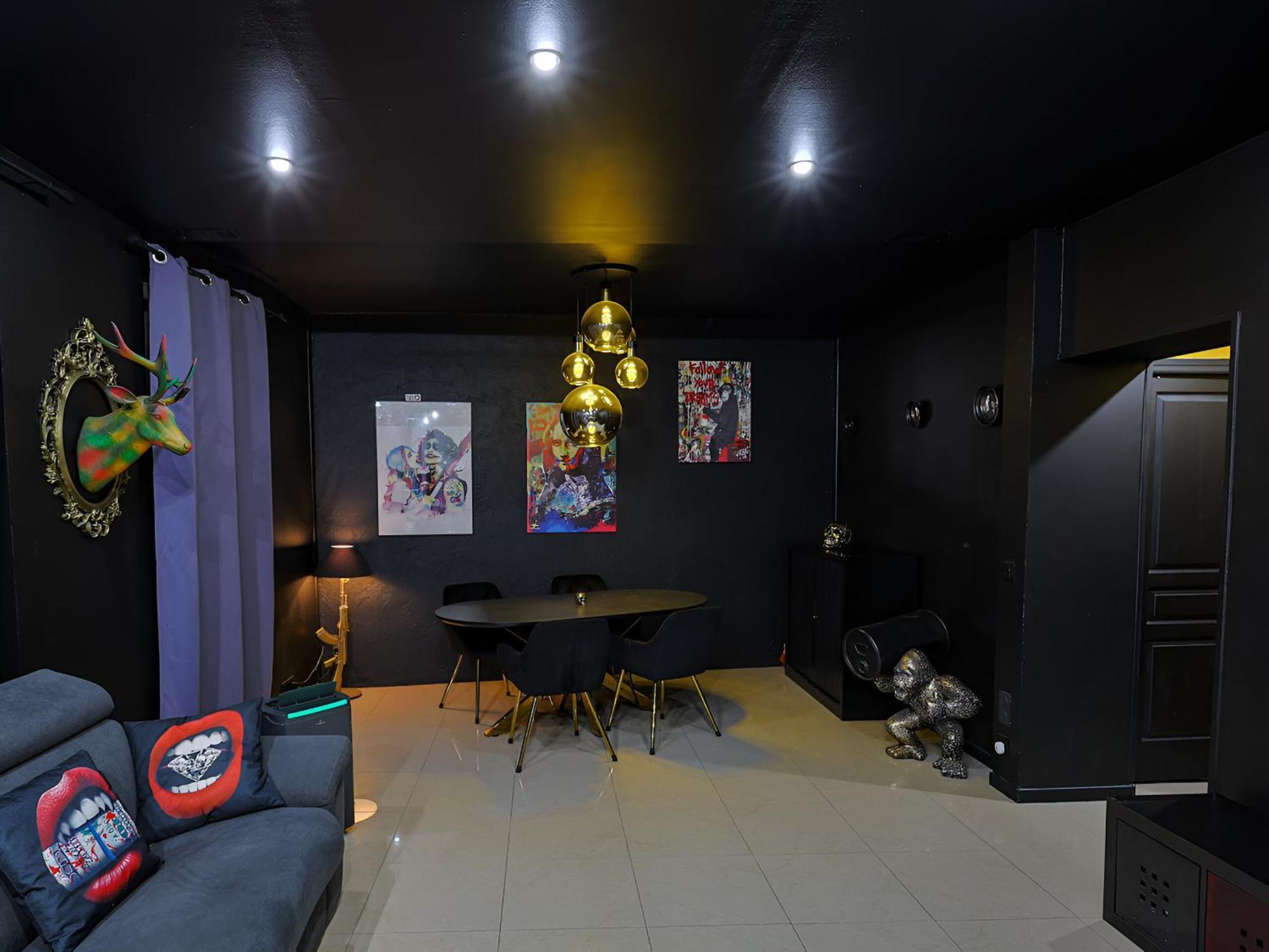 Appartement Pop Art - Asterix,Cdg,Chantilly,Disney ラ・シャペル・アン・セルヴァル エクステリア 写真
